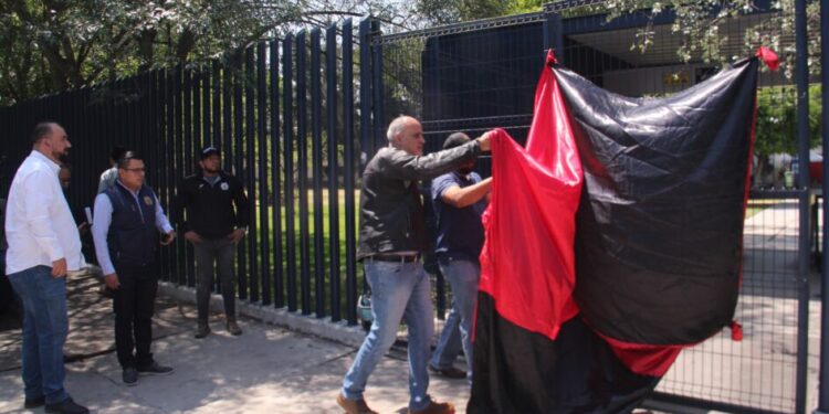 Se efectúa entrega simbólica de edificios de la UMSNH