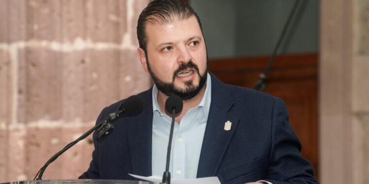 Gobierno de Michoacán mantiene diálogo con productores del campo y transportistas para atender sus demandas: Raúl Zepeda