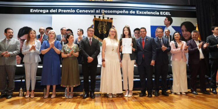 UMSNH brilla por la excelencia académica de nicolaitas reconocidos por CENEVAL