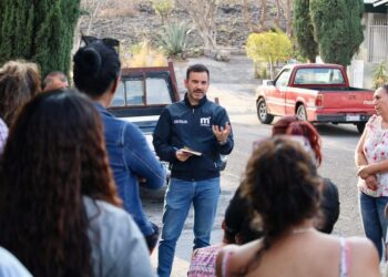 Yankel Benítez ofrece mesa técnica para regulación de predios en colonia Pablo González