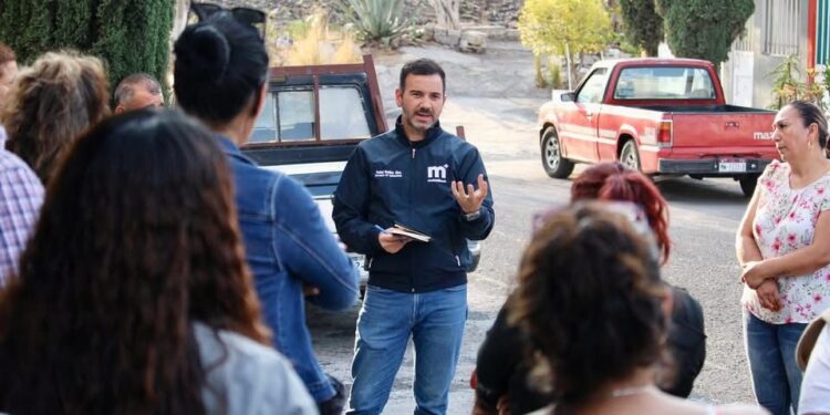 Yankel Benítez ofrece mesa técnica para regulación de predios en colonia Pablo González