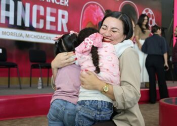 Cuidar a quienes cuidan: Disponible apoyo económico para familias de niñas y niños con cáncer