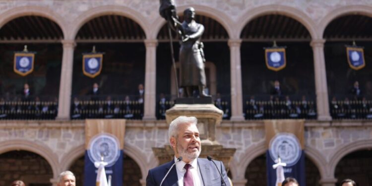 Universidad Michoacana, única institución con presupuesto garantizado por la Constitución: Bedolla