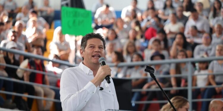 Gracias a sus trabajadoras y trabajadores, Morelia Brilla Más: Alfonso Martínez