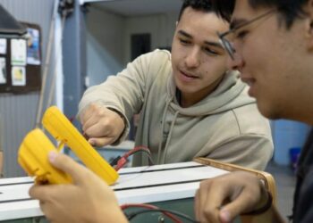 Licenciatura en Ingeniería Electricista de la UMSNH obtiene acreditación del CACEI con reconocimiento del Washington Accord