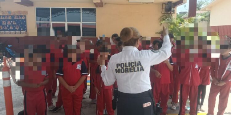 Policía Morelia lleva capacitación de cultura vial a primaria Mariano Escobedo