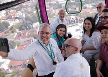 Bedolla visualiza al teleférico de Uruapan como motor económico y turístico