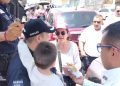Seguridad vial presta auxilio a un menor 