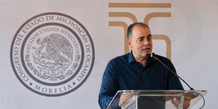 Destaca Baltazar Gaona labor humanista de especialistas que brindan atención a menores con espina bífida