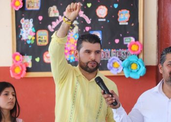 Octavio Ocampo celebra a las mamás y fortalece la convivencia familiar en La Encarnación, Zitácuaro