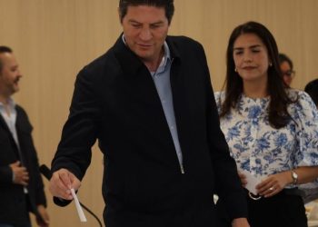 Aprueba Cabildo por unanimidad entrega de la Presea Generalísimo Morelos a Enrique Ramírez Villalón
