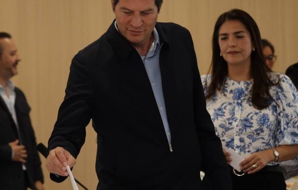 Aprueba Cabildo por unanimidad entrega de la Presea Generalísimo Morelos a Enrique Ramírez Villalón