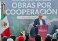 Bedolla inicia en Zitácuaro con entrega de cemento para rescatar el riego del campo