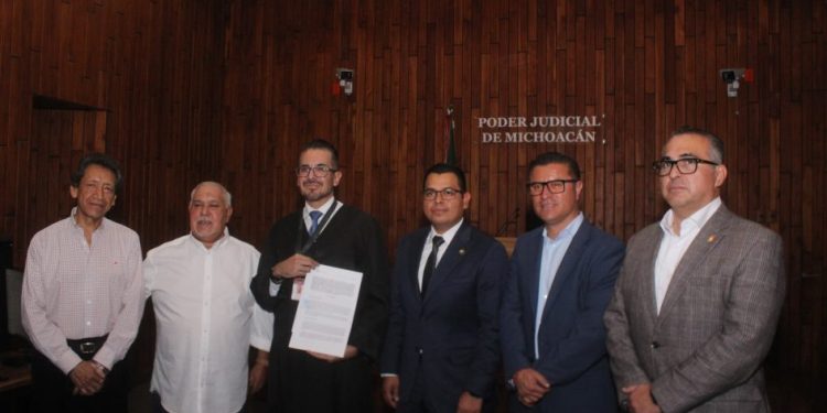Próximo lunes, regreso a clases en la UMSNH; concluye huelga