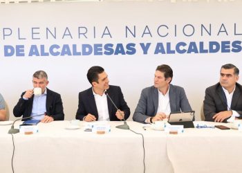 Comparte Alfonso Martínez buenas prácticas de Gobierno con alcaldes del país