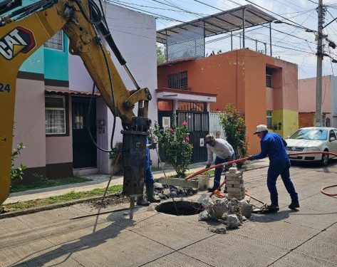 Adolfo Torres coordina trabajos de rehabilitación sanitaria en boulevard de Las Primaveras