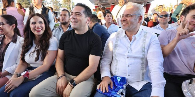 Celebra Bedolla primer aniversario del Paso Catrinas en Villas del Pedregal