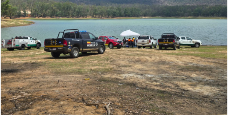 Dos estudiantes desaparecen en la Presa de Cointzio tras caer de un kayak