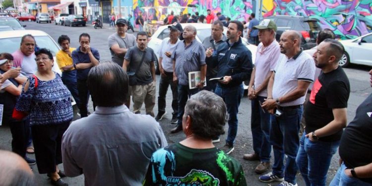 Yankel Benítez instruye mejora de servicios en colonia Juárez