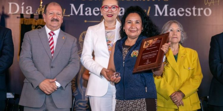 Quienes quieren ver a la UMSNH soemtida, han fracasado, porque el espíritu nicolaita no se dobla afirma Yarabí Ávila