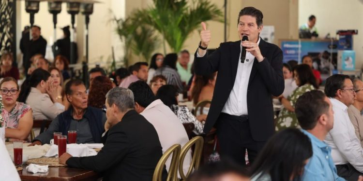 Alfonso Martínez reconoce a maestras y maestros como formadores del futuro de Morelia