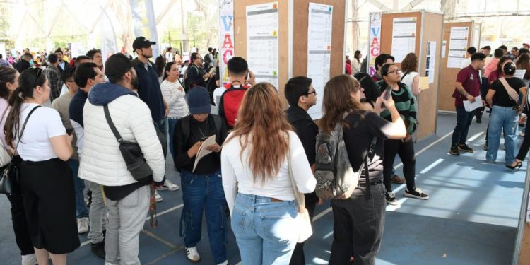 Más de mil 800 oportunidades de trabajo se ofertaron en 5 municipios de Michoacán