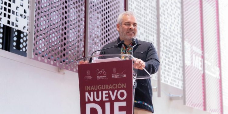Inaugura Bedolla nuevo DIF Uruapan; dará dignidad y justicia social a miles de familias