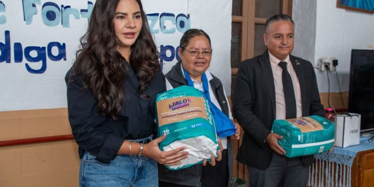 Con Jalo por las Mamás, más de 2 mil pañales garantizan bienestar a personas adultas mayores
